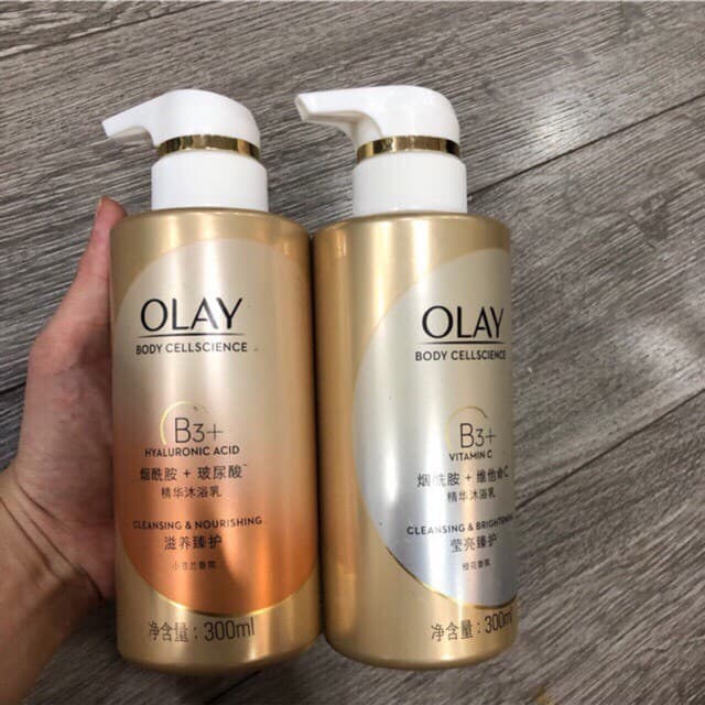 Sét 2 chai sữa tắm 300ml Olay B3 + Hyaluronic và Olay B3 + VitaminC (tong 600ml)