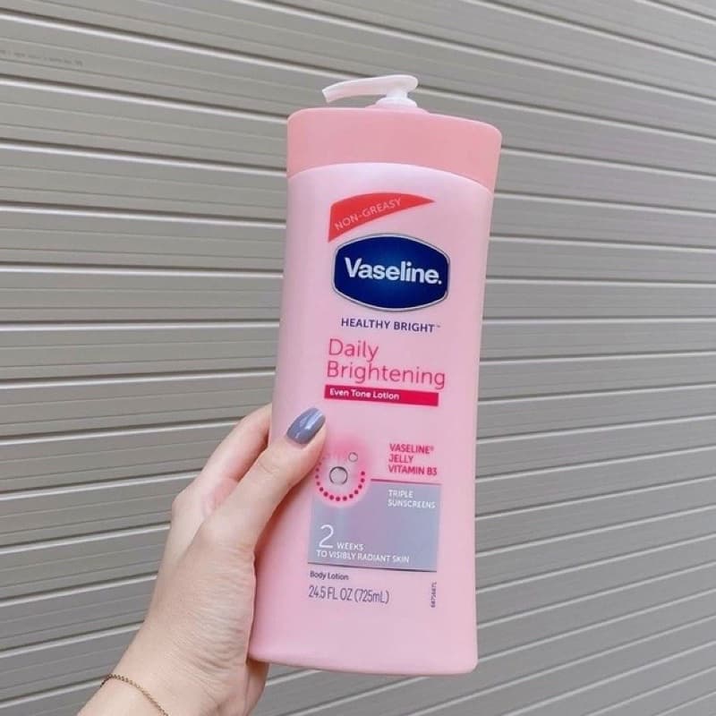 Sữa dưỡng thể Vaseline Healthy Bright Daily Brightening 725ml, dưỡng trắng, mềm mịn