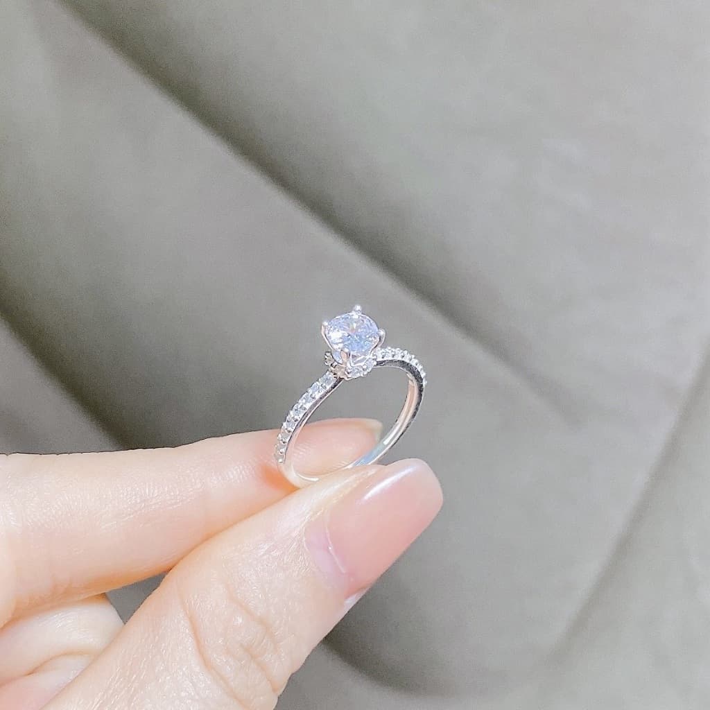 Nhẫn bạc nữ nhẫn thân đá nhẹ nhàng cho chị em