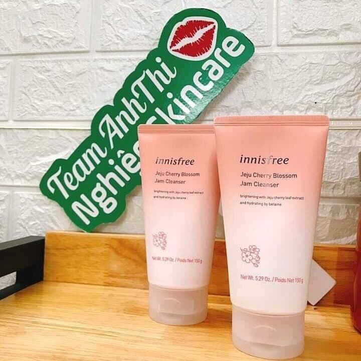 Sữa rửa mặt dạng gel innisfree Jeju Cherry Blossom Jam Cleanser