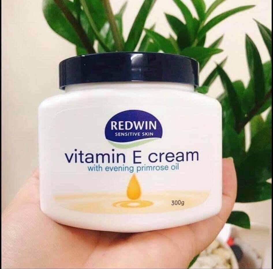 Kem dưỡng ầm Redwin Vitamin E 300gr