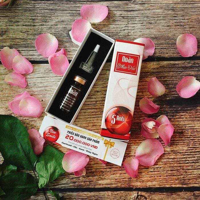gel lột mụn và noãn dưỡng da (1 típ gel lột mụn 1 chai noãn thực vật)
