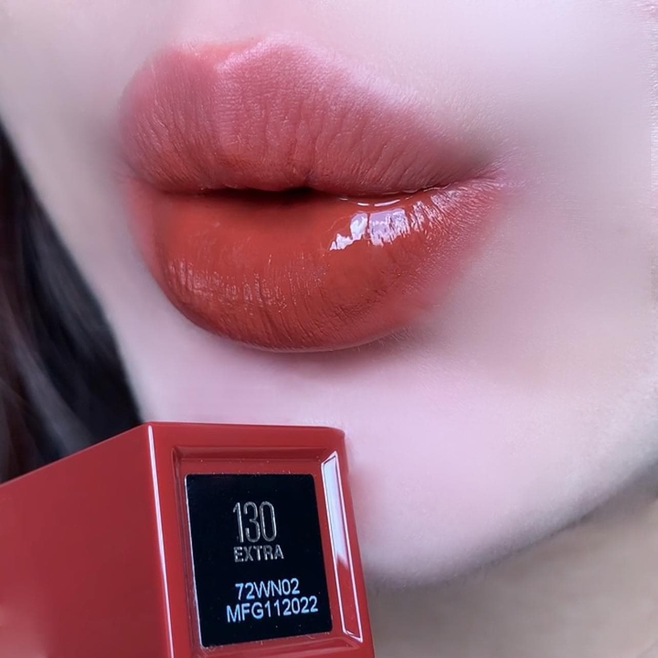 Son Kem Bóng Maybelline Super Stay Vinyl Ink 4.2ml - .130 Extra Đỏ Nâu Đất