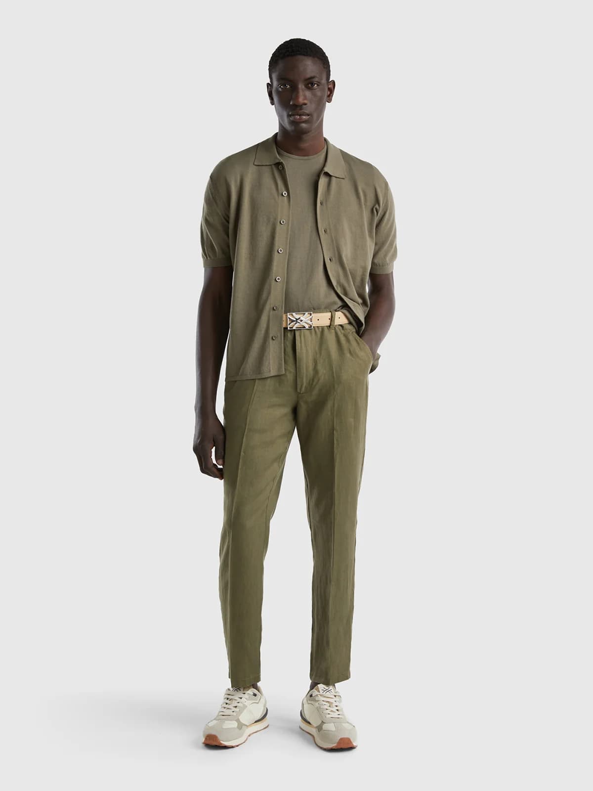 United Colors of Benetton - Quần Khaki Nam Dài Chinos In Pure Linen - MILITARY GREEN