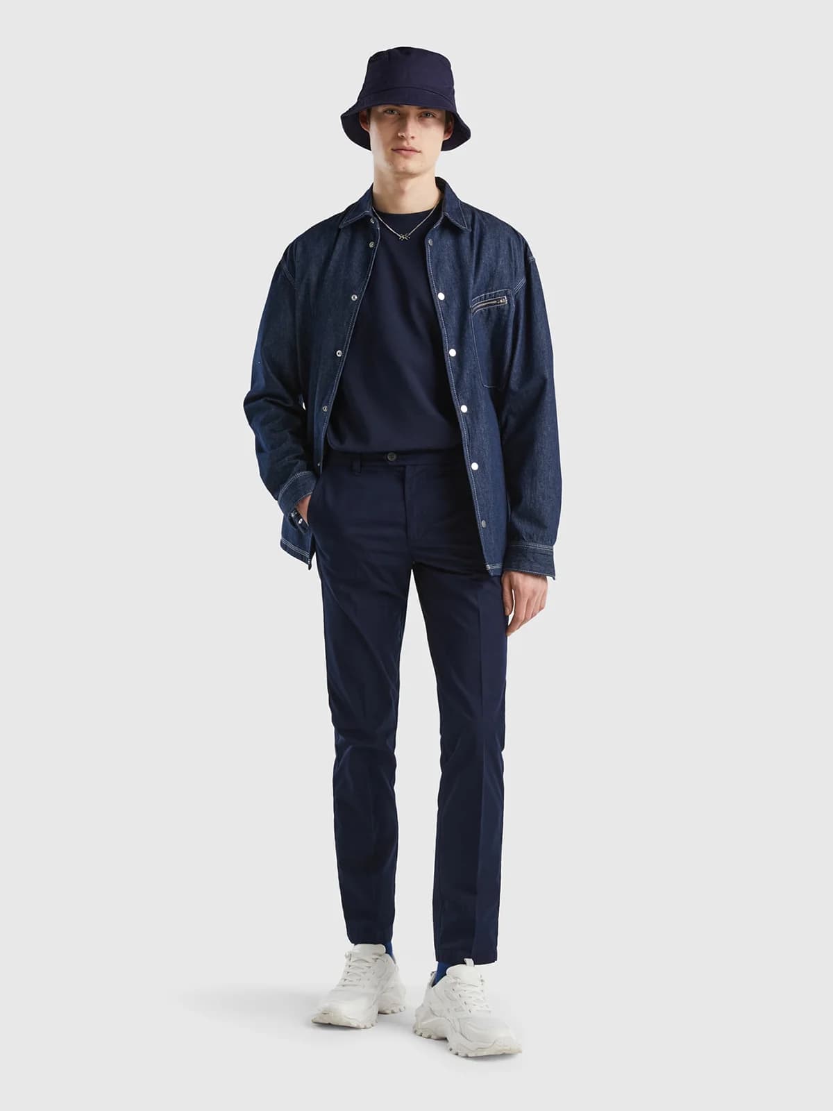 United Colors of Benetton - Quần Khaki Nam Dài Slim Fit Chinos In Light Cotton - DARK BLUE
