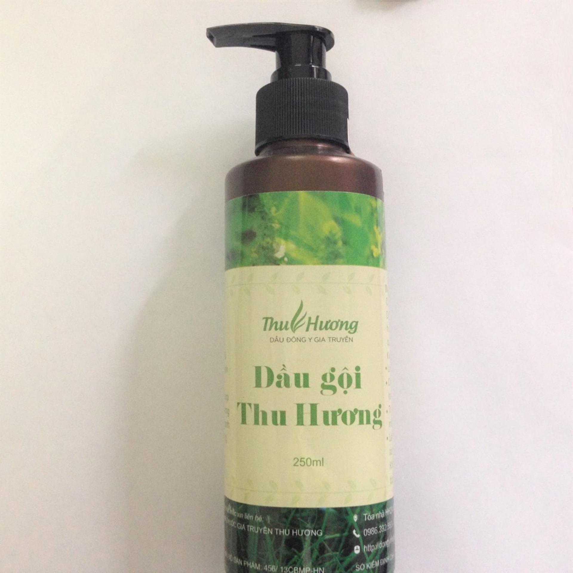 Dầu gội đặc trị bạc tóc Thu Hương