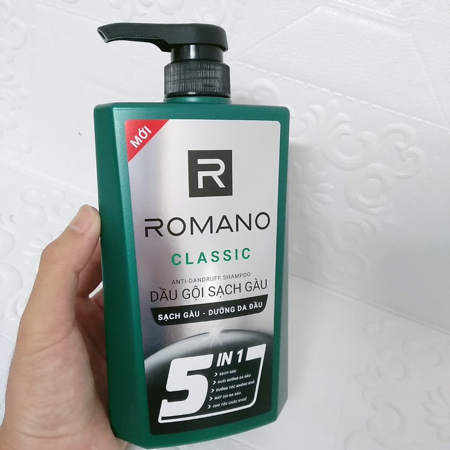 Dầu gội ROMANO SẠCH GÀU 5IN1 650g hương nươc hoa cao cấp