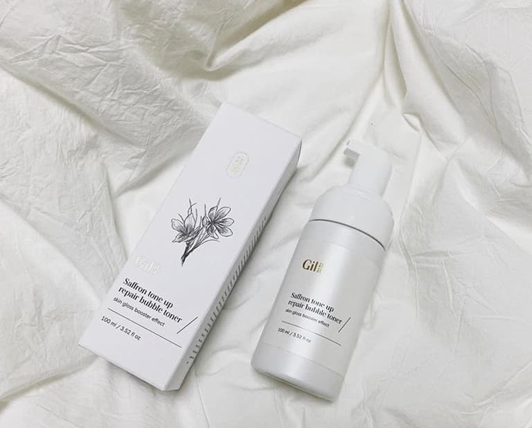 Nước hoa hồng dưỡng trắng Saffron Tone Up Repair Bubble Toner Gilaa dạng bọt - HONGS BEAUTY