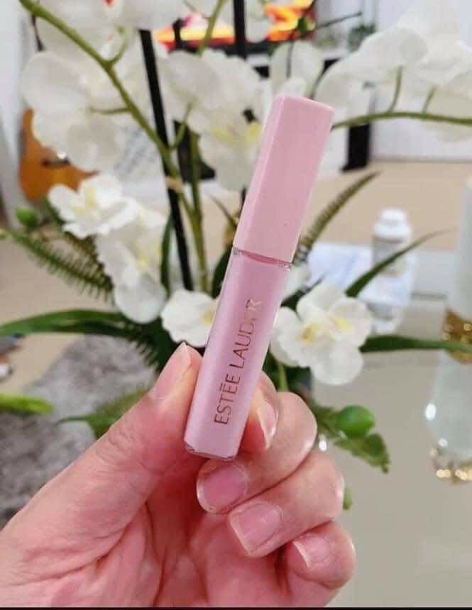 son dưỡng môi Estee Lauder