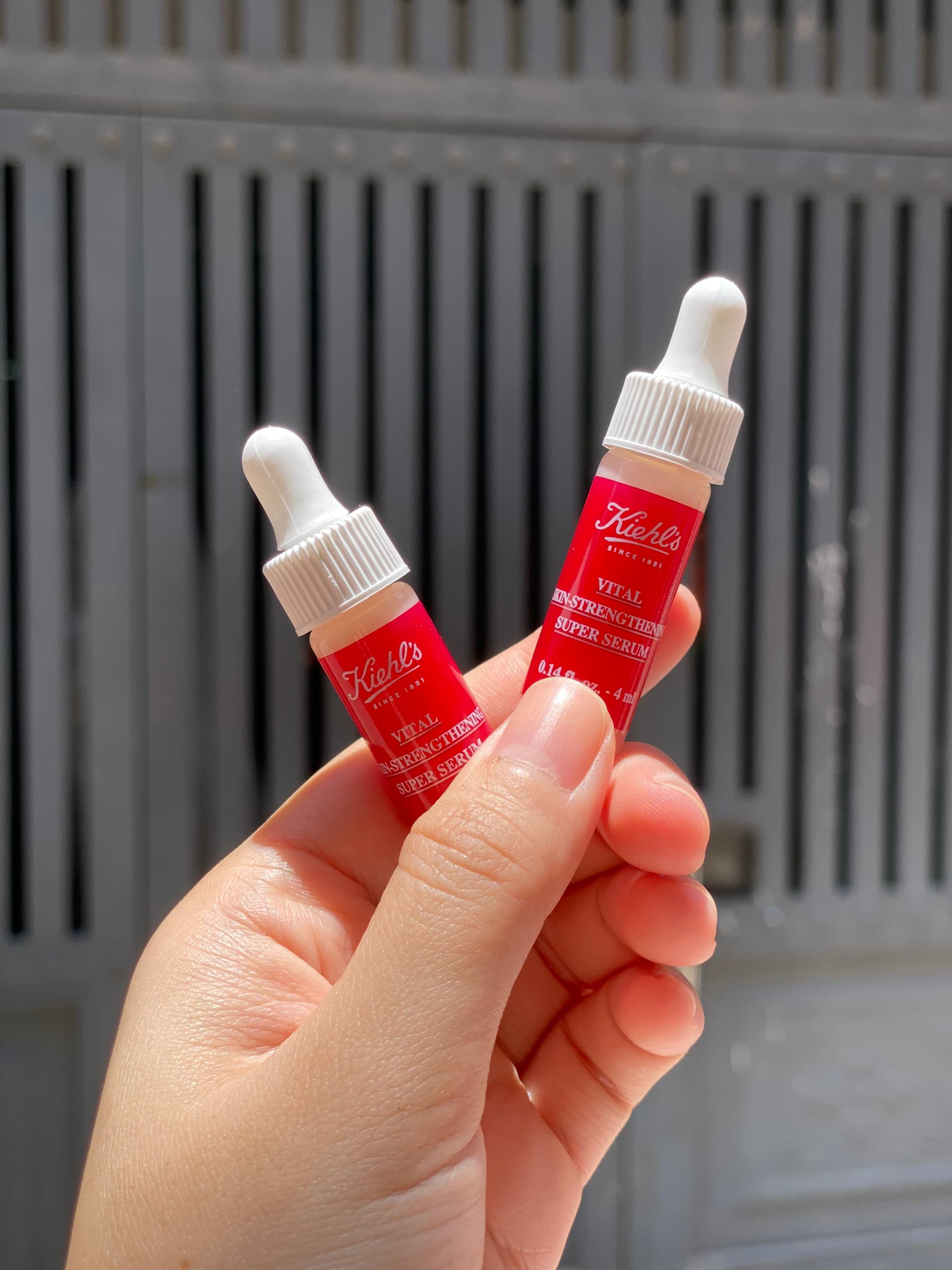 [HCM]Kiehls - Sample Serum Chiết Xuất Thảo Dược Giúp Phục Hồi & Tăng Cường Khả Năng Bảo Vệ Da Vital Skin-Strengthening Super 4ml