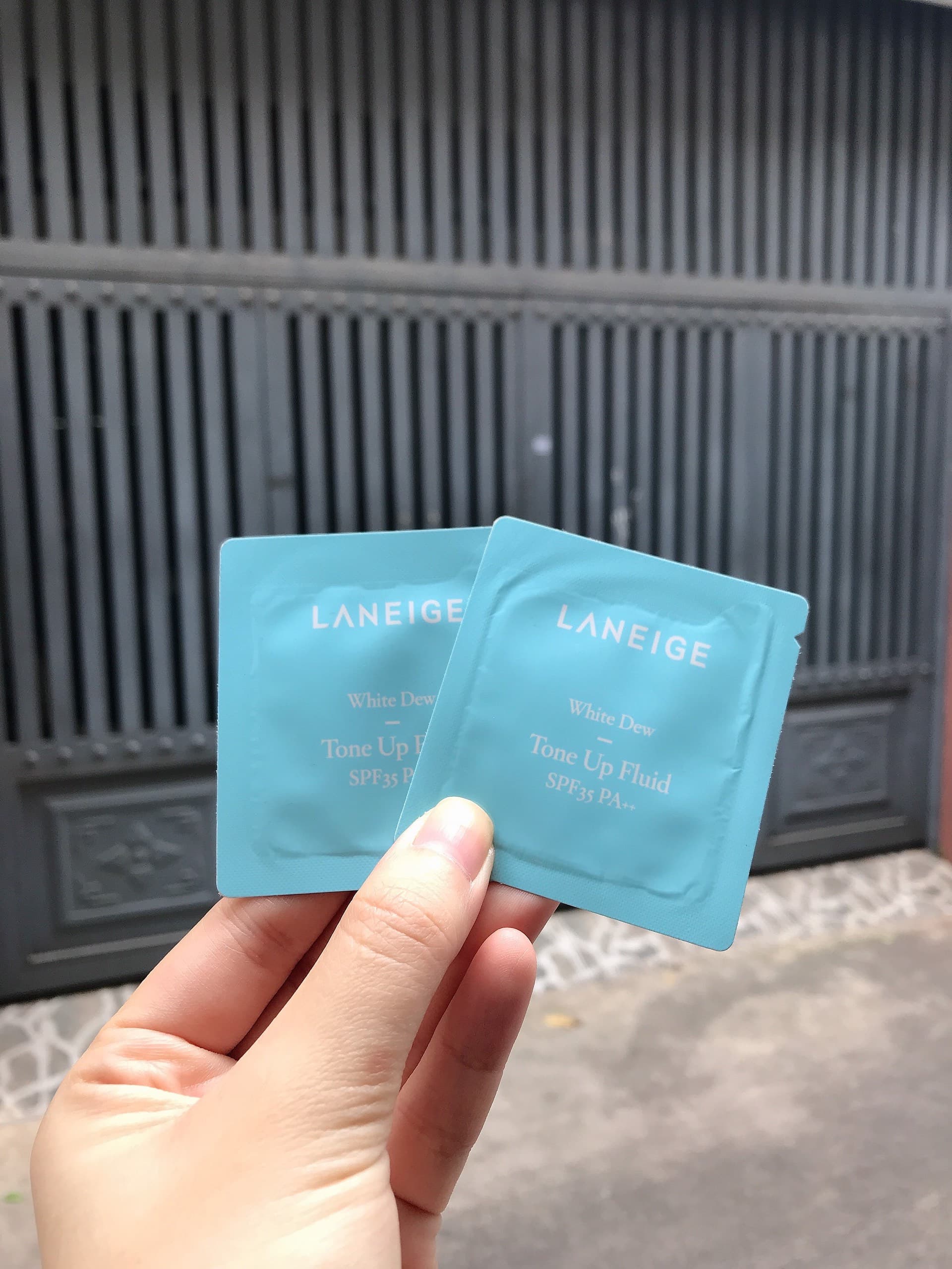[HCM]Gói Sample Kem Dưỡng Nâng Tông Da Laneige SPF 35 PA++ 50ml White Dew Tone Up Fluid 1ml