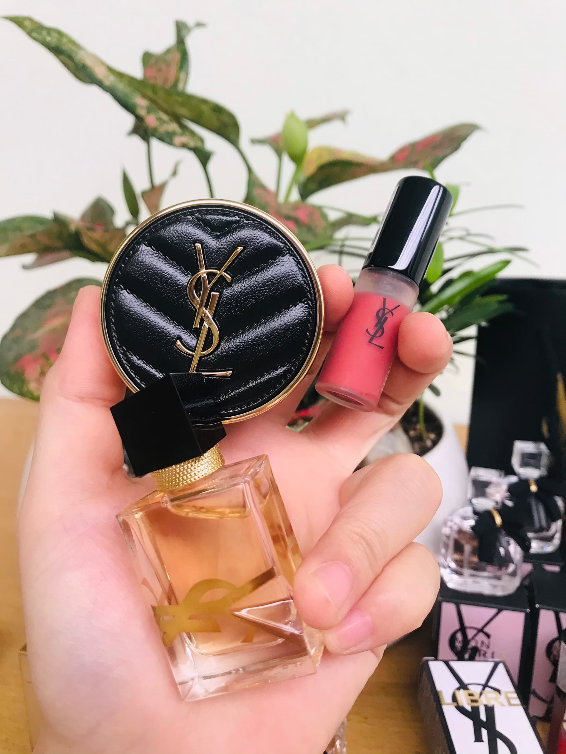 Sét Yves Stain Laurent Ysl nước hoa + son + cushion phiên bản minisize cực xinh cho nữ