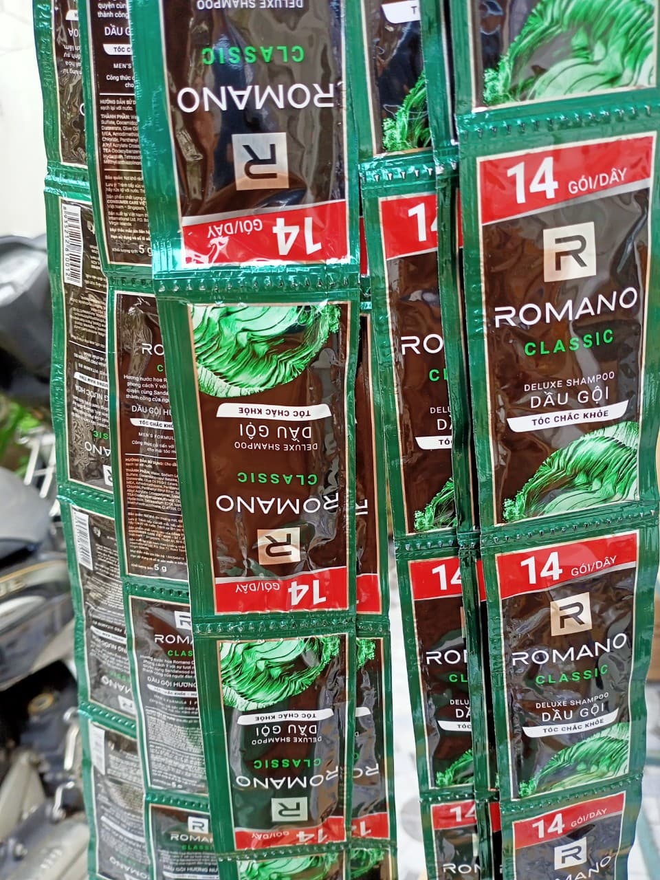 14 gói Dầu gội dầu Romano Classic 5g/gói