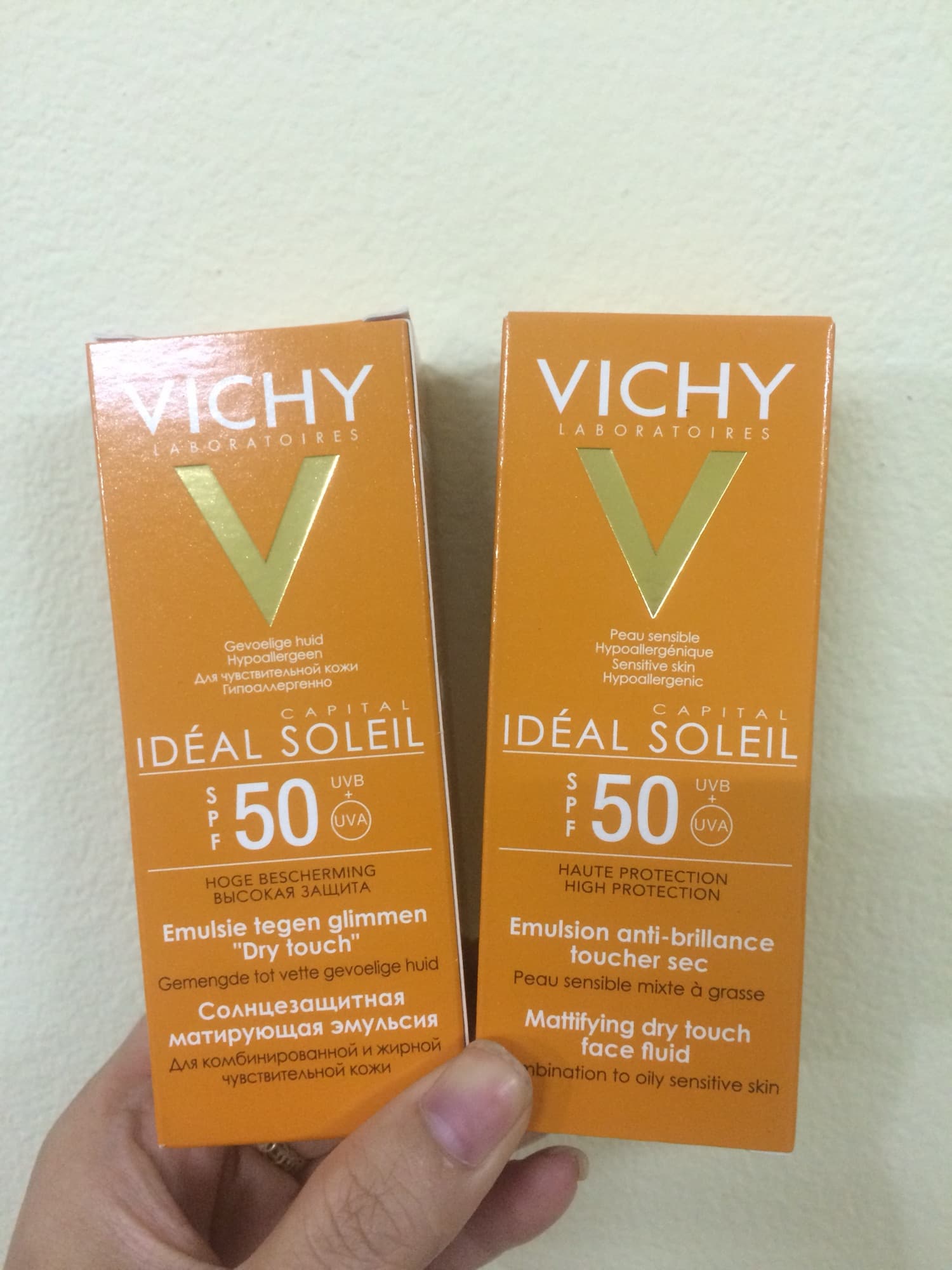 KEM CHỐNG NẮNG DÀNH CHO DA DẦU VICHY IDEAL SOLEIL EMULSION