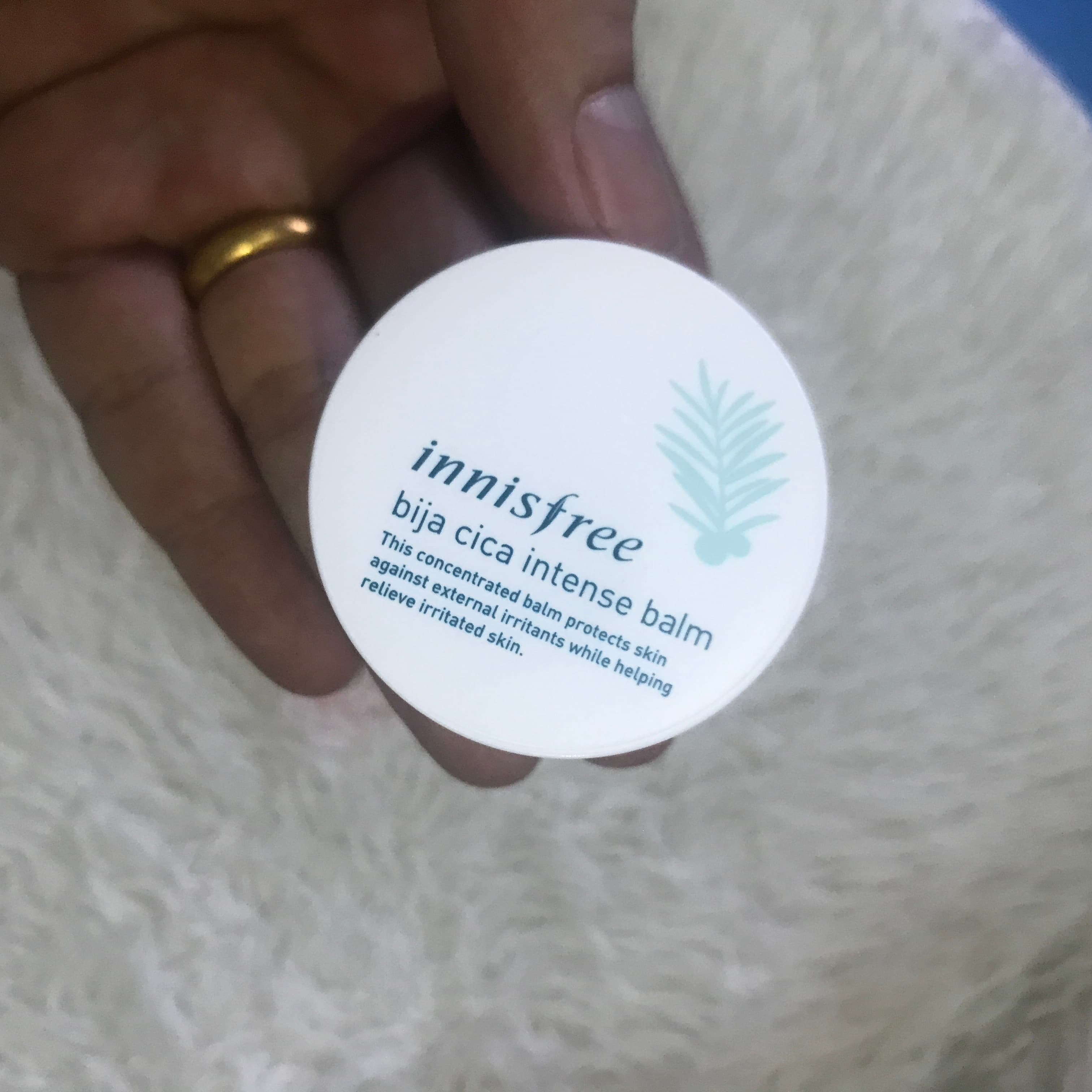 Kem Dưỡng Phục Hồi Cho Da Mụn Innisfree Bija Cica Intense Balm 15ml
