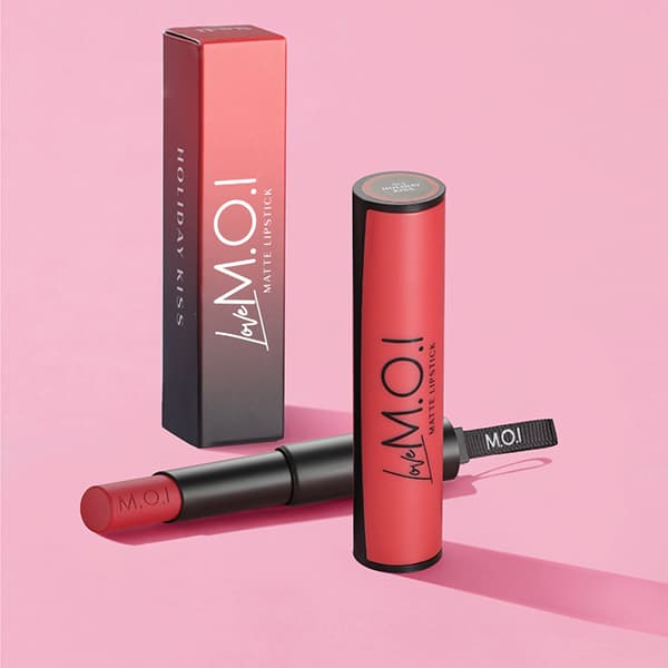 Son kem lì cao cấp HOLIDAY KISS màu ĐỎ THUẦN hương vanila dưỡng ẩm sâu và giúp môi mềm mượt - MOI cosmetics chính hãng Hàn Quốc