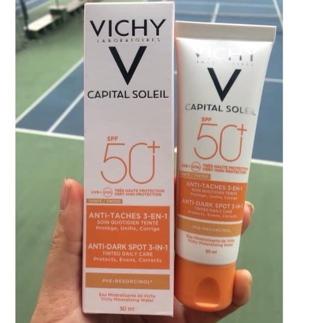 Kem chống nắng Vichy Capital Soleil SPF 50 Anti-Age 3-En -1 Xuất xứ: Pháp