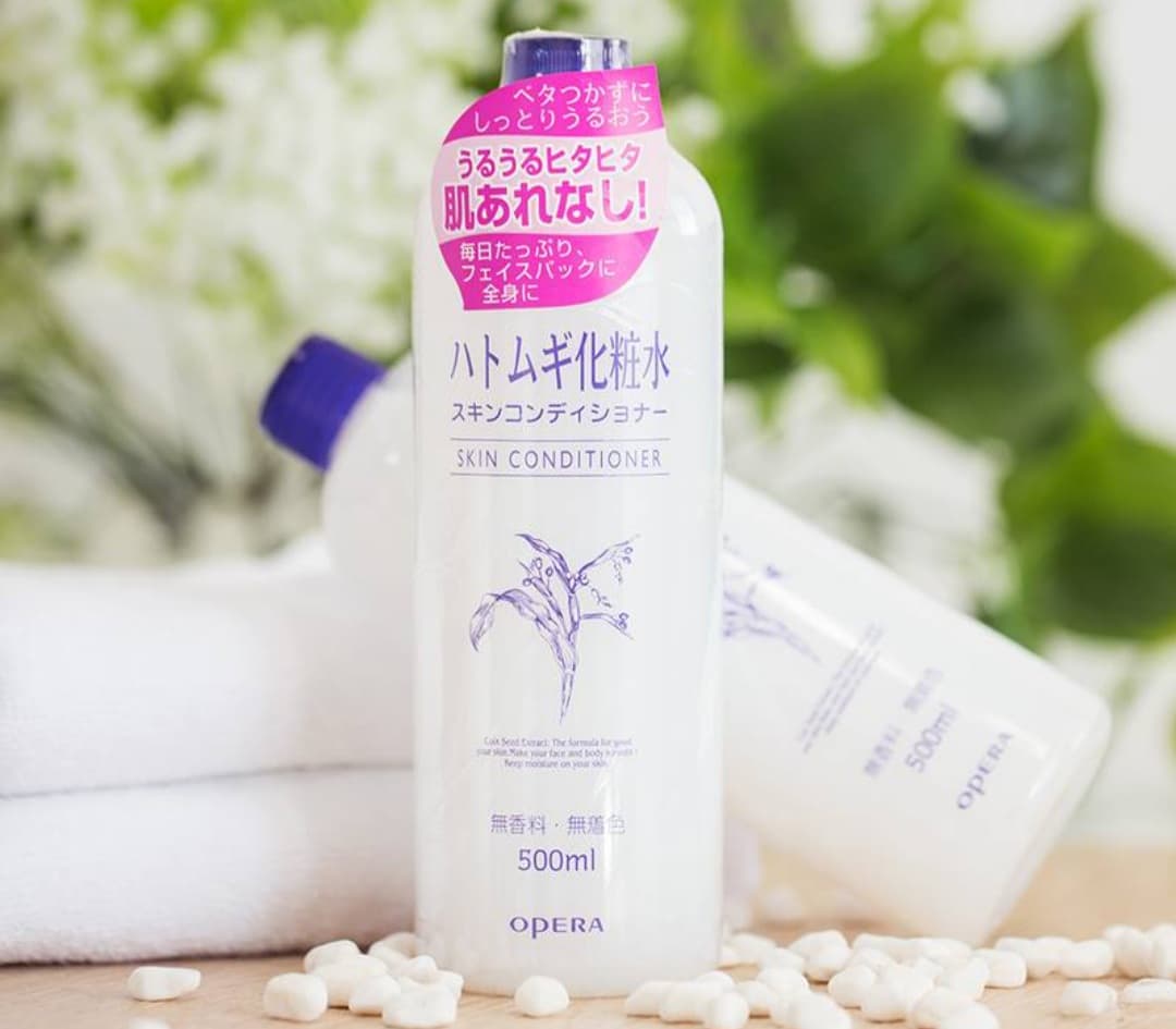 Nước hoa hồng HANAJIRUSHI chiết xuất hạt ý dĩ (Hatomugi) xuất xứ Nhật Bản 500ml