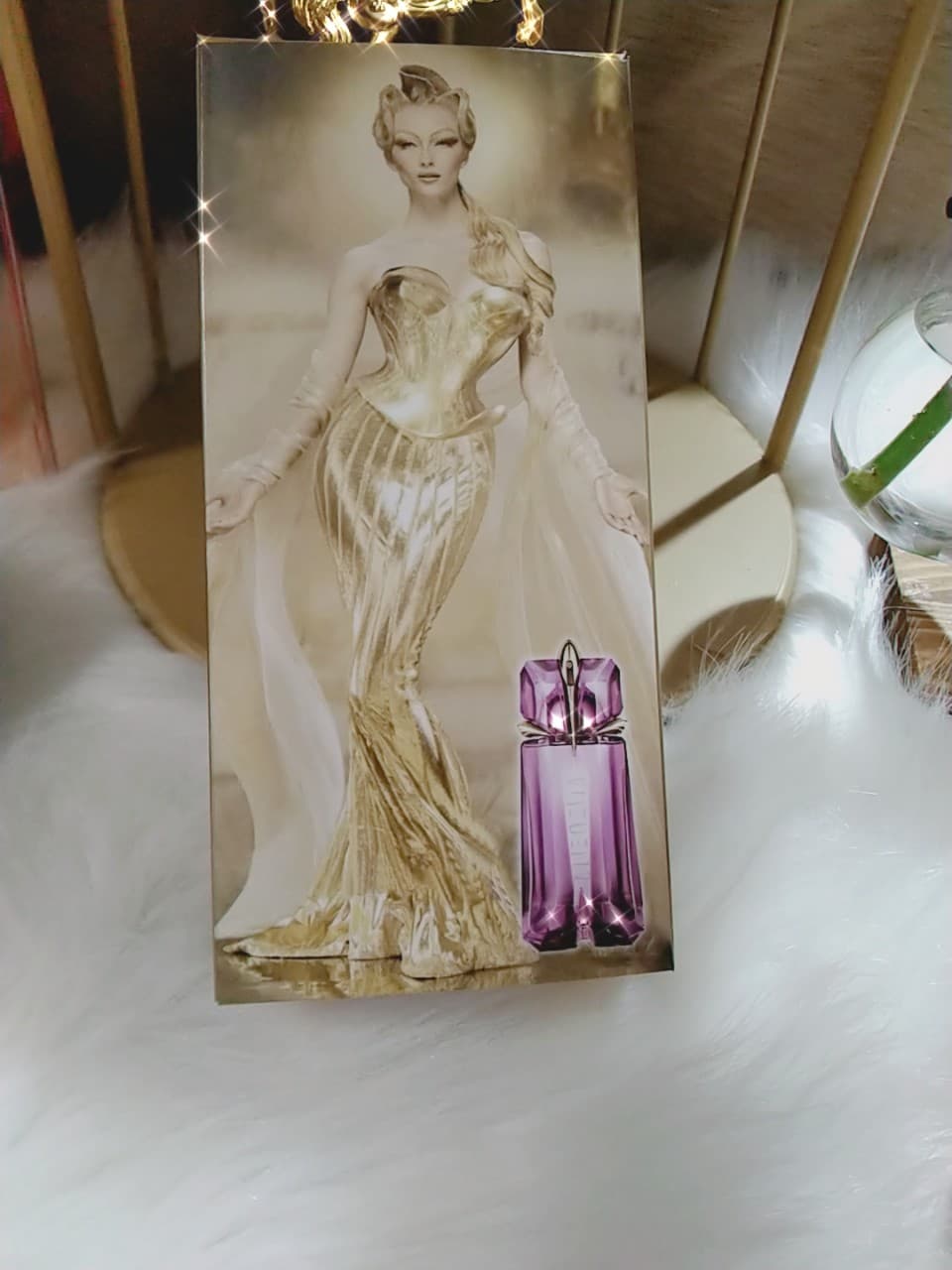 Nước hoa nữ Alien màu tím ( 90 ML)