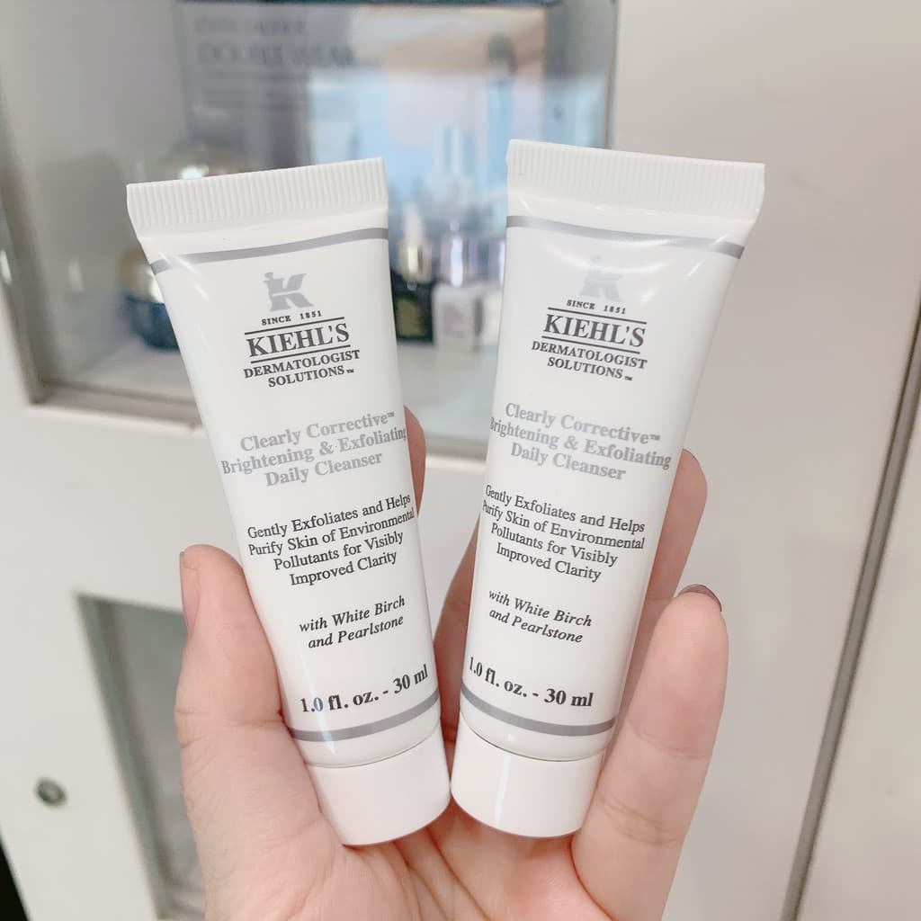 Kiehls sữa rửa mặt sáng da sạch tế bào chết Clearly Corective brightening Daily cleanser 30ml