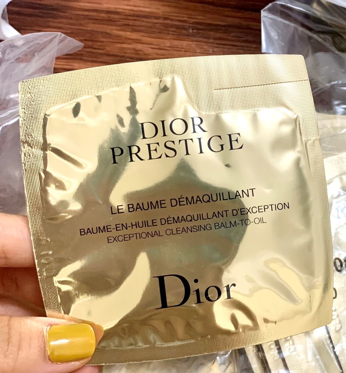 Serum cho mắt Dior Prestige Le Micro-Serum De Rose Yeux 1ml