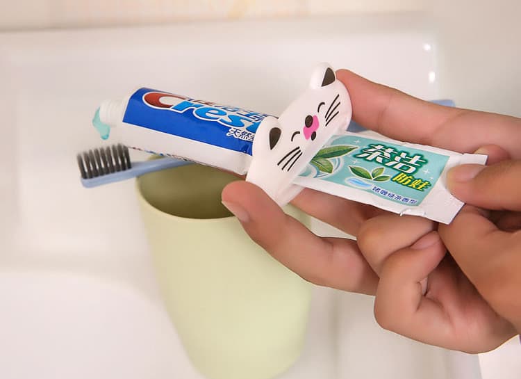 2 Dụng cụ ép lấy kem đánh răng dưỡng da sữa rửa mặt đa năng