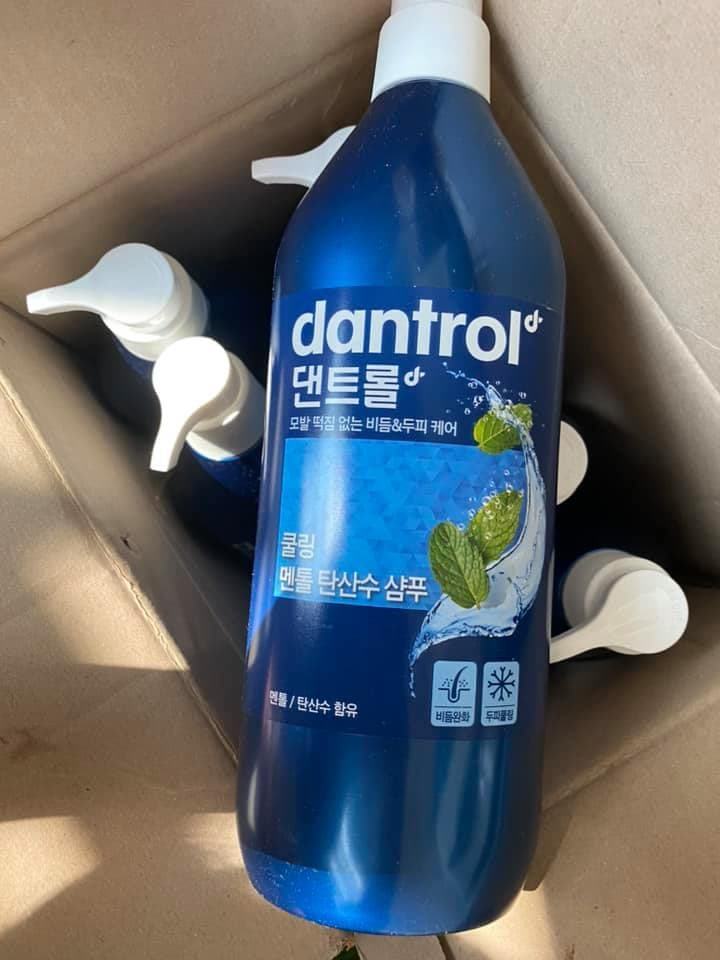 Dầu gội tinh chất bạc hà sản khoái Dantrol Shampoo Hàn Quốc 820ml - Chai xanh thẫm
