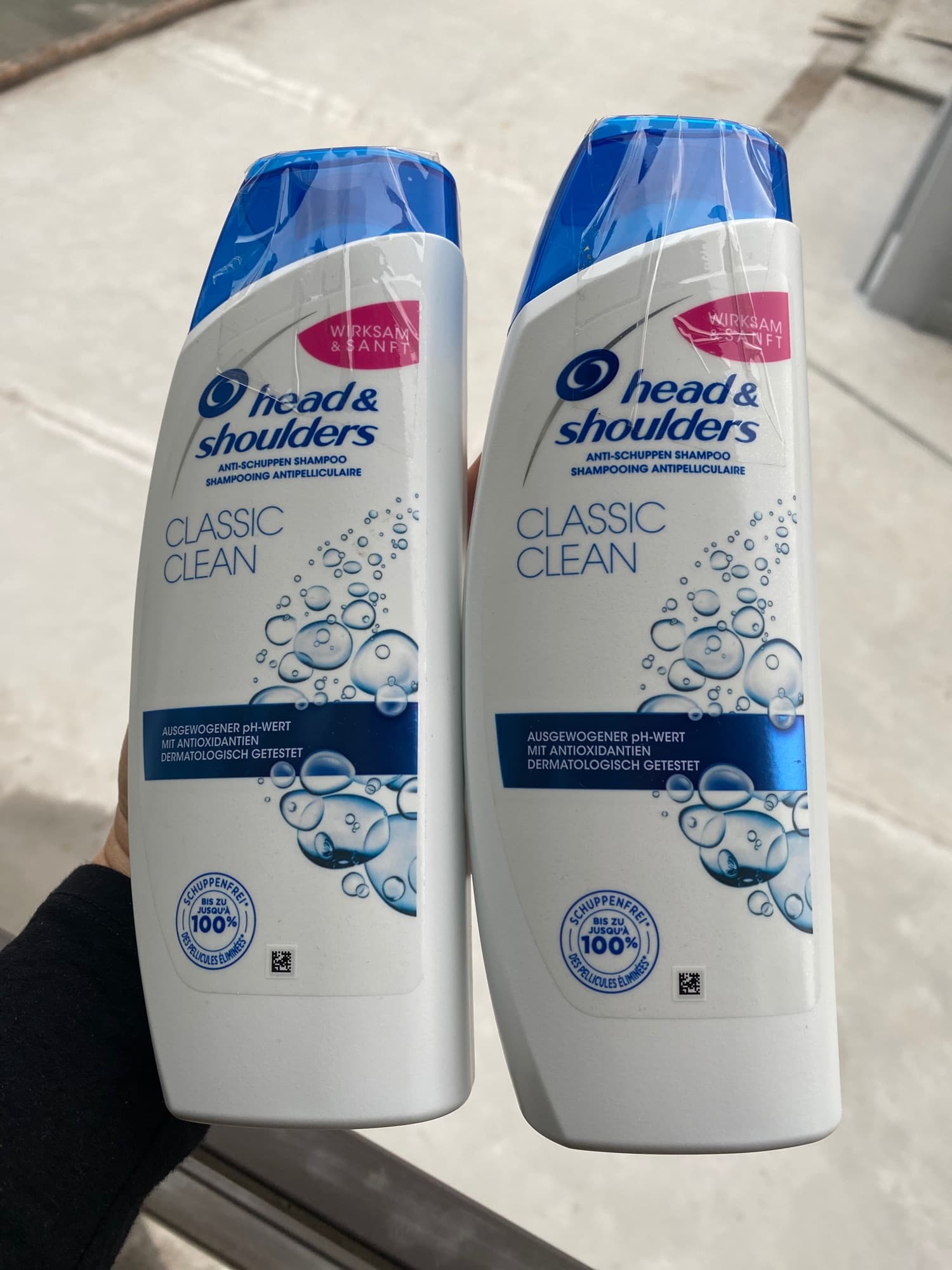 Dầu gội làm hết gàu Head & Shoulders Classic Clean hết ngứa da đầu Đức 500ml