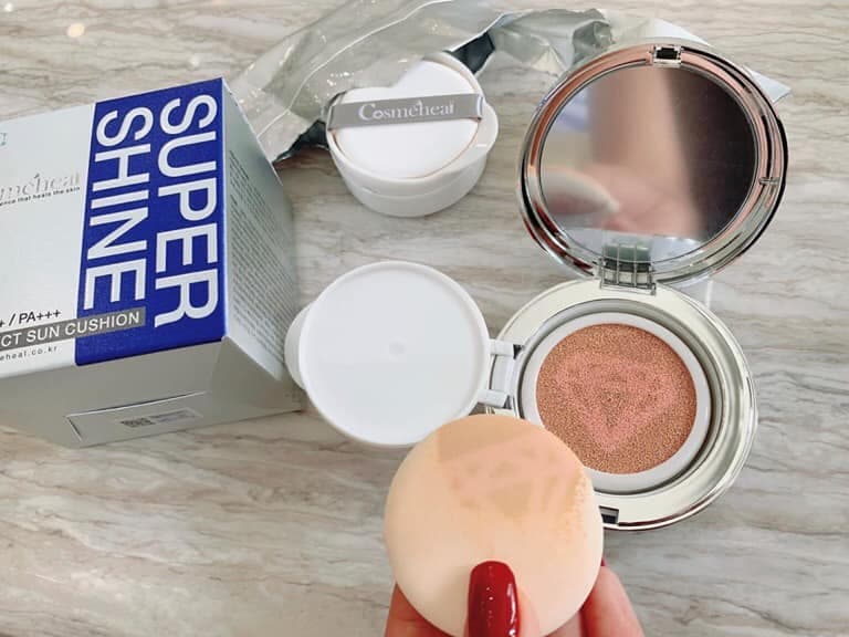 Phấn nước Cushion tế bào gốc siêu căng bóng Cosmeheal Sun