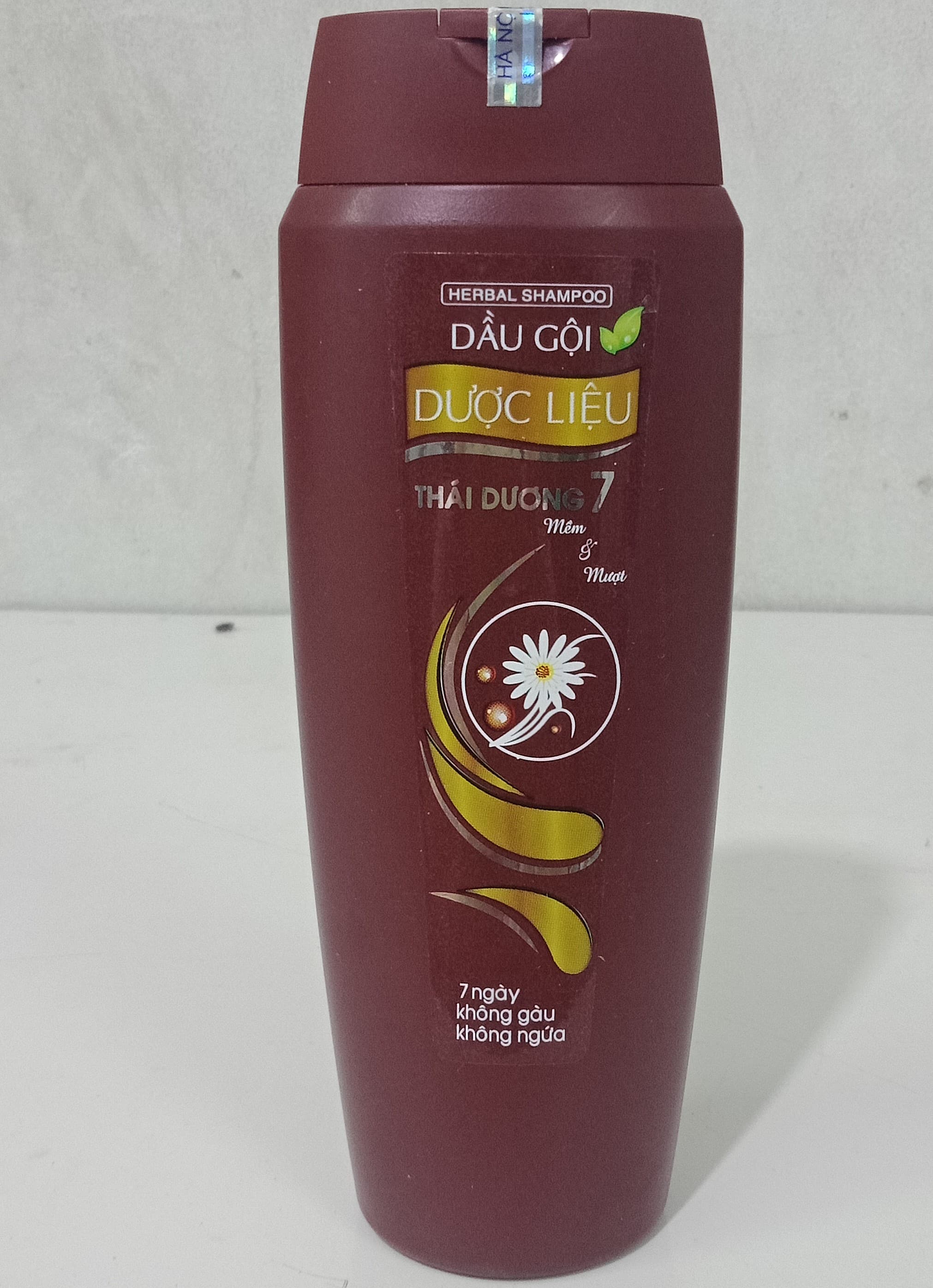 Dầu gội Thái Dương - 7 ngày không gàu không ngứa lọ 200ml tặng kèm móc khóa siêu cute