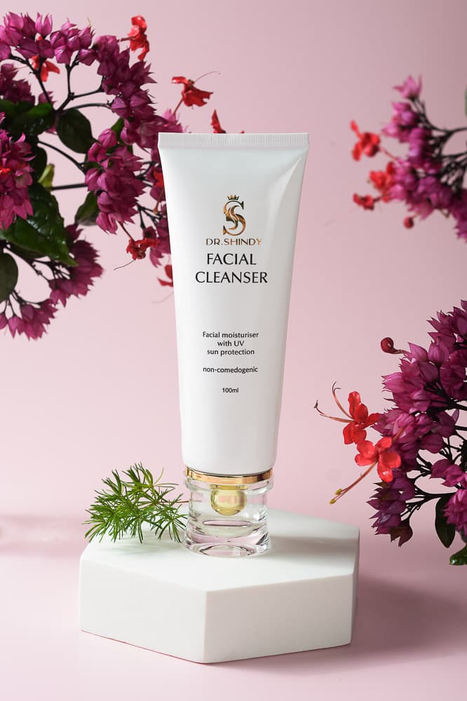Sữa Rửa Mặt Tinh Chất Trà Xanh Dr.Shindy FACIAL CLEANSER