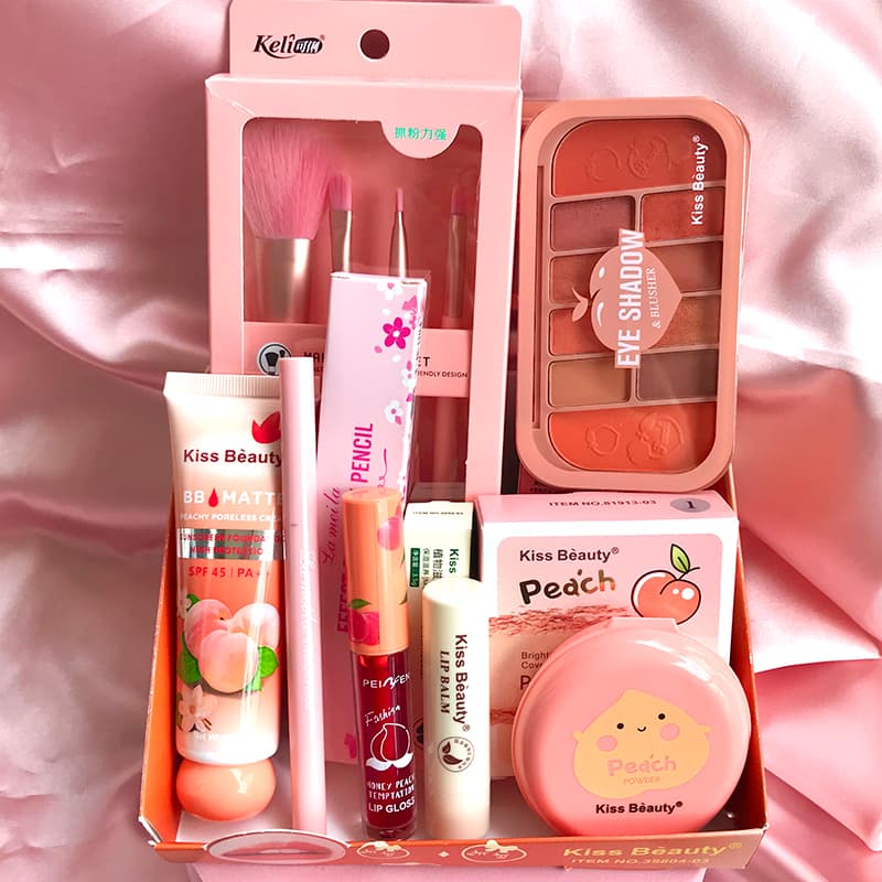 [HCM]【Kiss Belle Shop】Trọn bộ trang điểm 7 món sành điệu nhìn là mê(Bộ cọ trang điểm 4 món + kem BB + phấn trang điểm + chì kẻ mày + phấn má 10 màu mắt + dầu môi + son dưỡng)