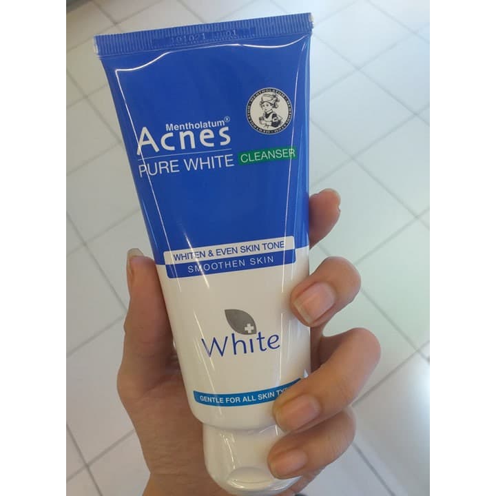Sữa rửa mặt trị mụn Acnes Pure White 100g