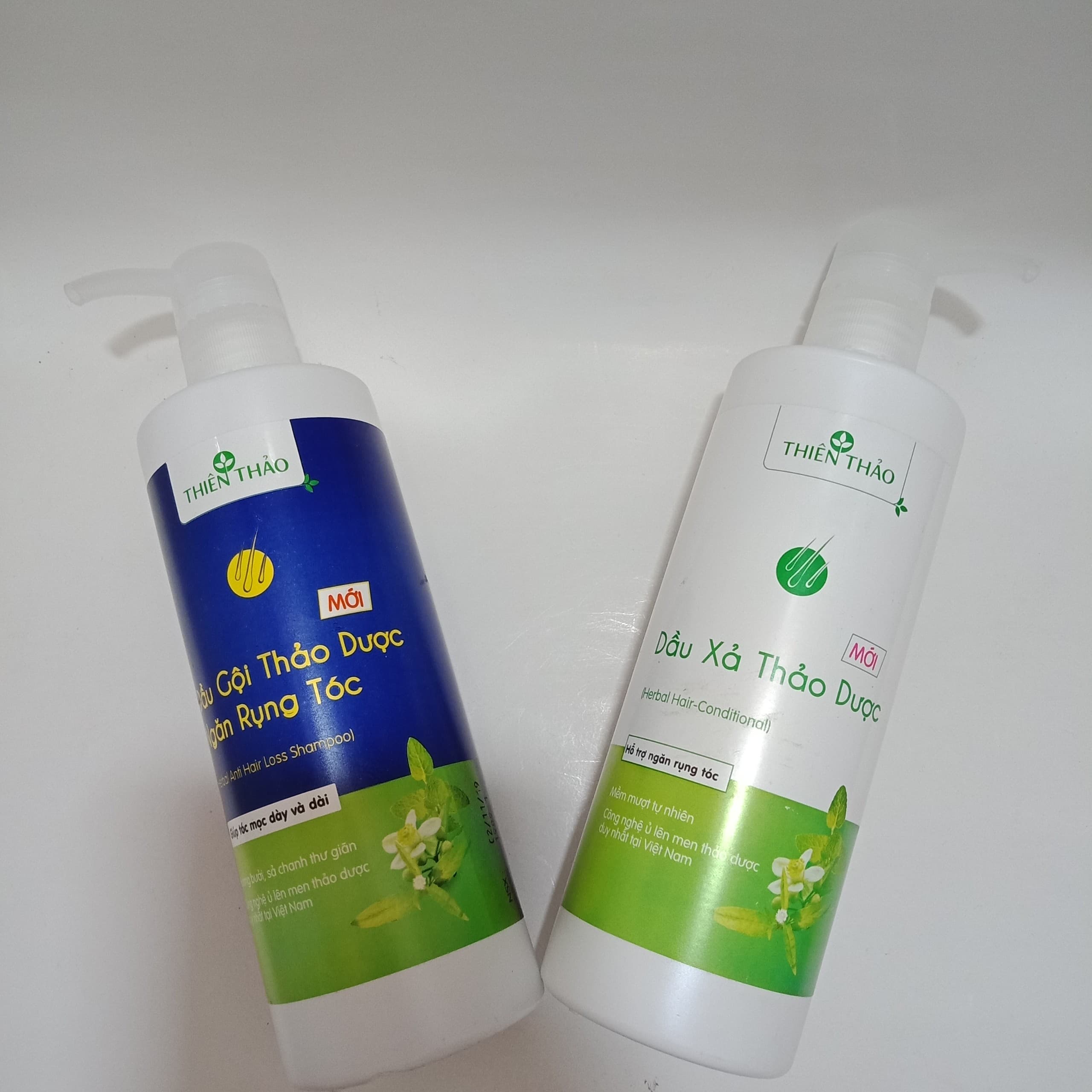 Com bo 2 chai dầu gội và dầu xả Thiên Thảo ngăn ngừa rụng tóc giúp tóc suôn mượt chai 450ml