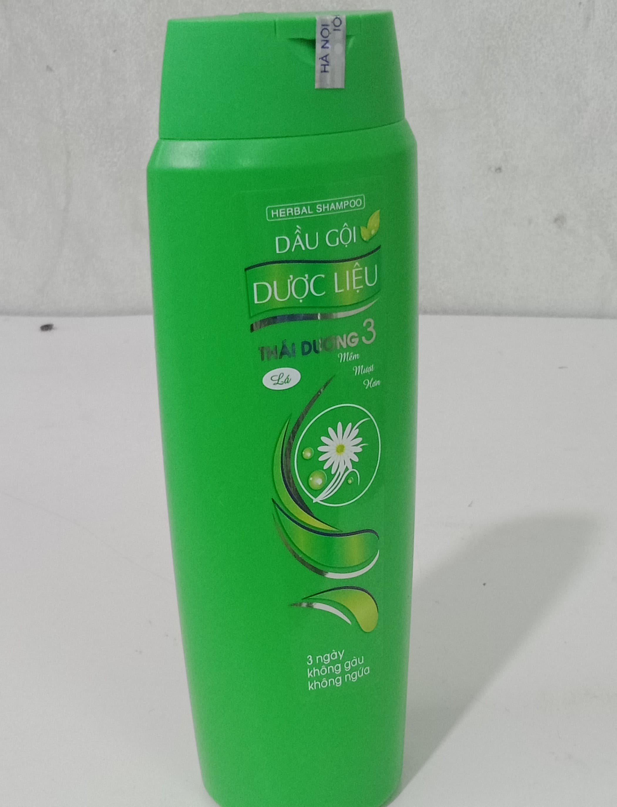 Dầu gội trị rụng tóc Thái dương 3 200ml ( màu xanh lá) tặng kèm bọt biển rửa mặt