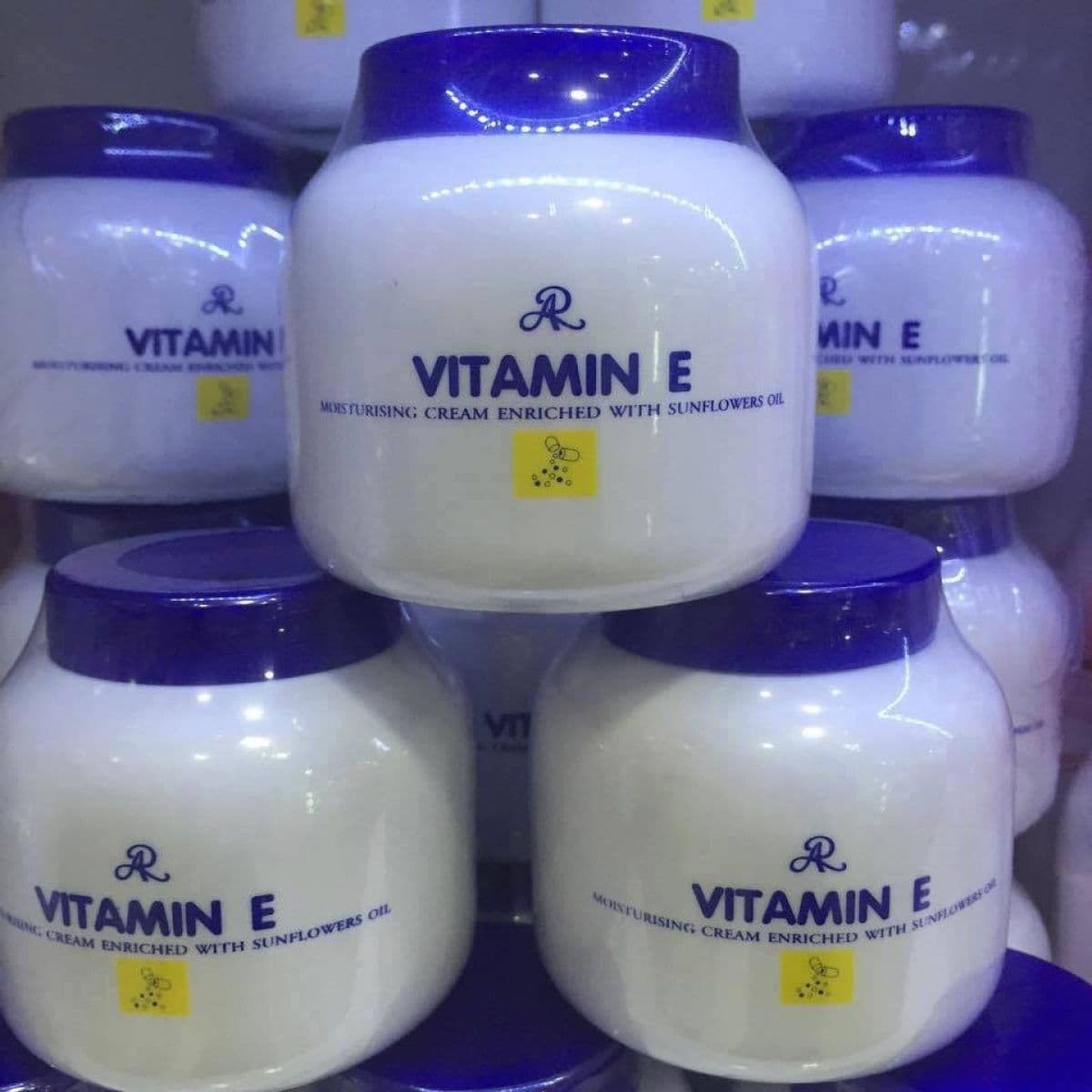 [HCM]Kem dưỡng da Vitamin E Aron Thái Lan 200ml dùng cho cả da mặt và body