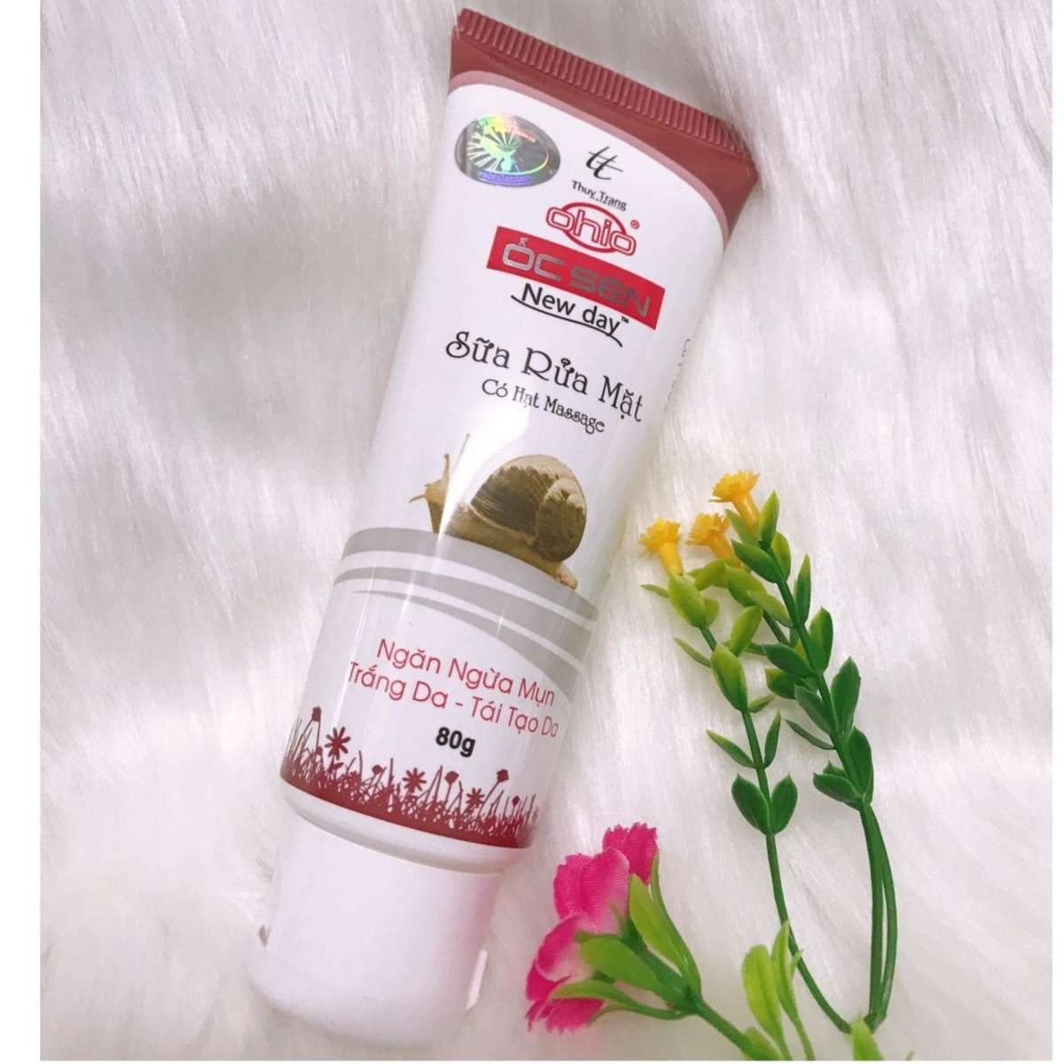 [HCM]Sữa rửa mặt Ngăn ngừa mụn - Trắng da - Tái tạo da Ohio Ốc sên New Day 80g (Trắng - Đỏ)