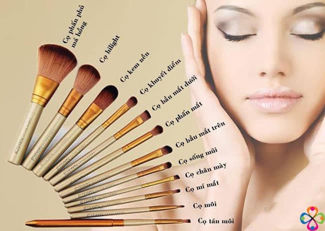 Bộ cọ trang điểm cá nhân 12 cây Naked 3