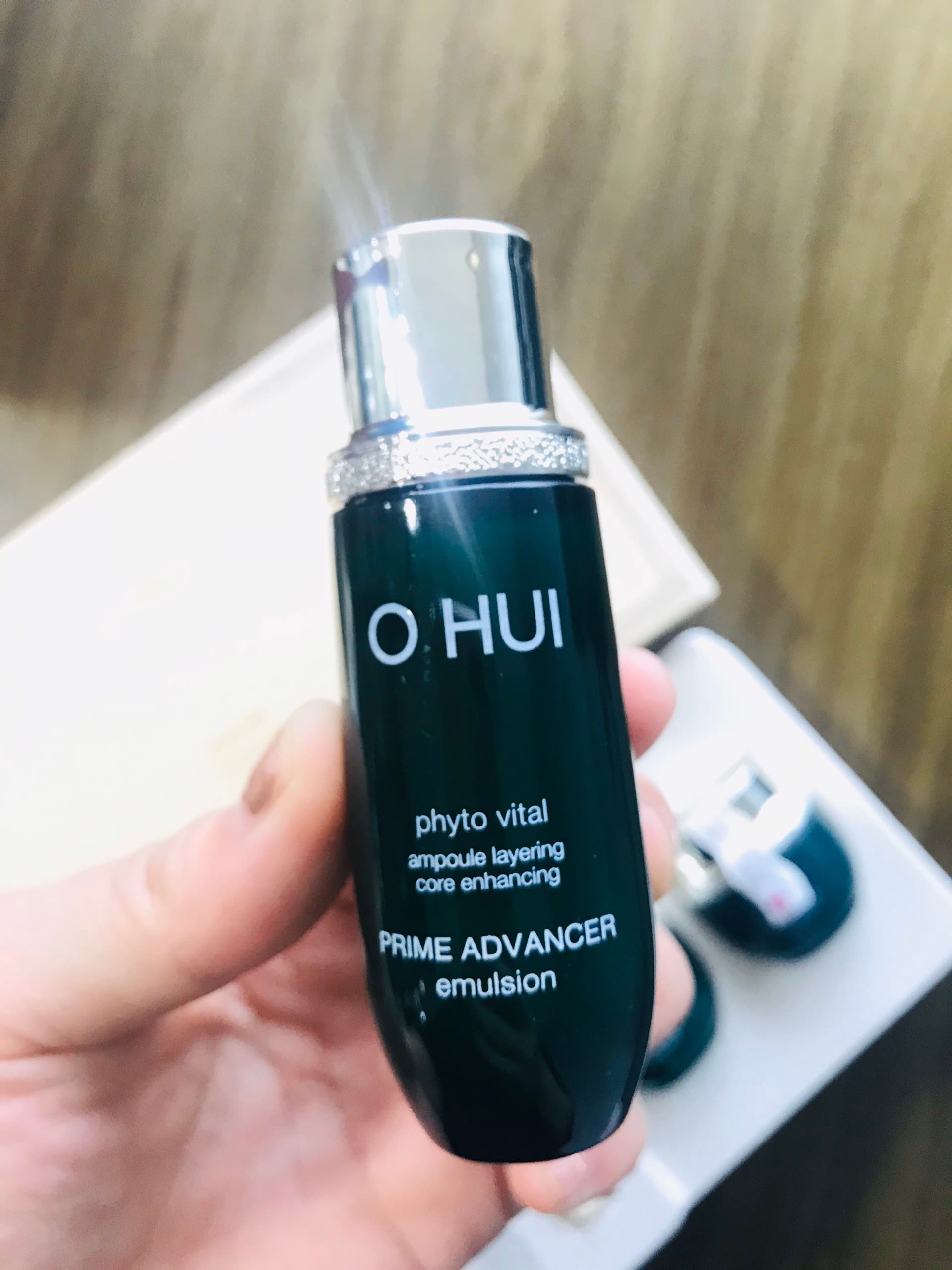Sữa Dưỡng Ohui Prime Advancer EmulsionCho Da Ẩm Mượt Căng Mọng Và Sáng Khoẻ 20ml